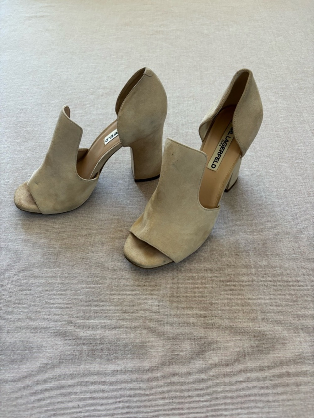 Karl Lagerfeld Paris cream suede d’Orsay cutout peep toe pumps 6.5 - Picture 5 of 10